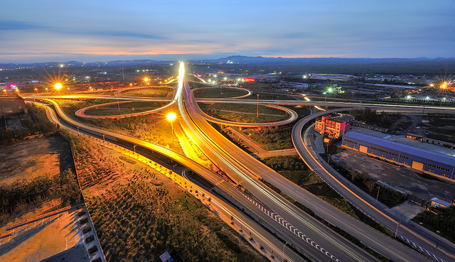 流光溢彩 蛟龙闪耀