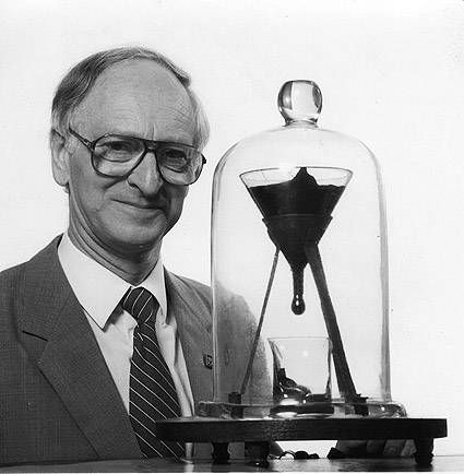 约翰・梅因斯通